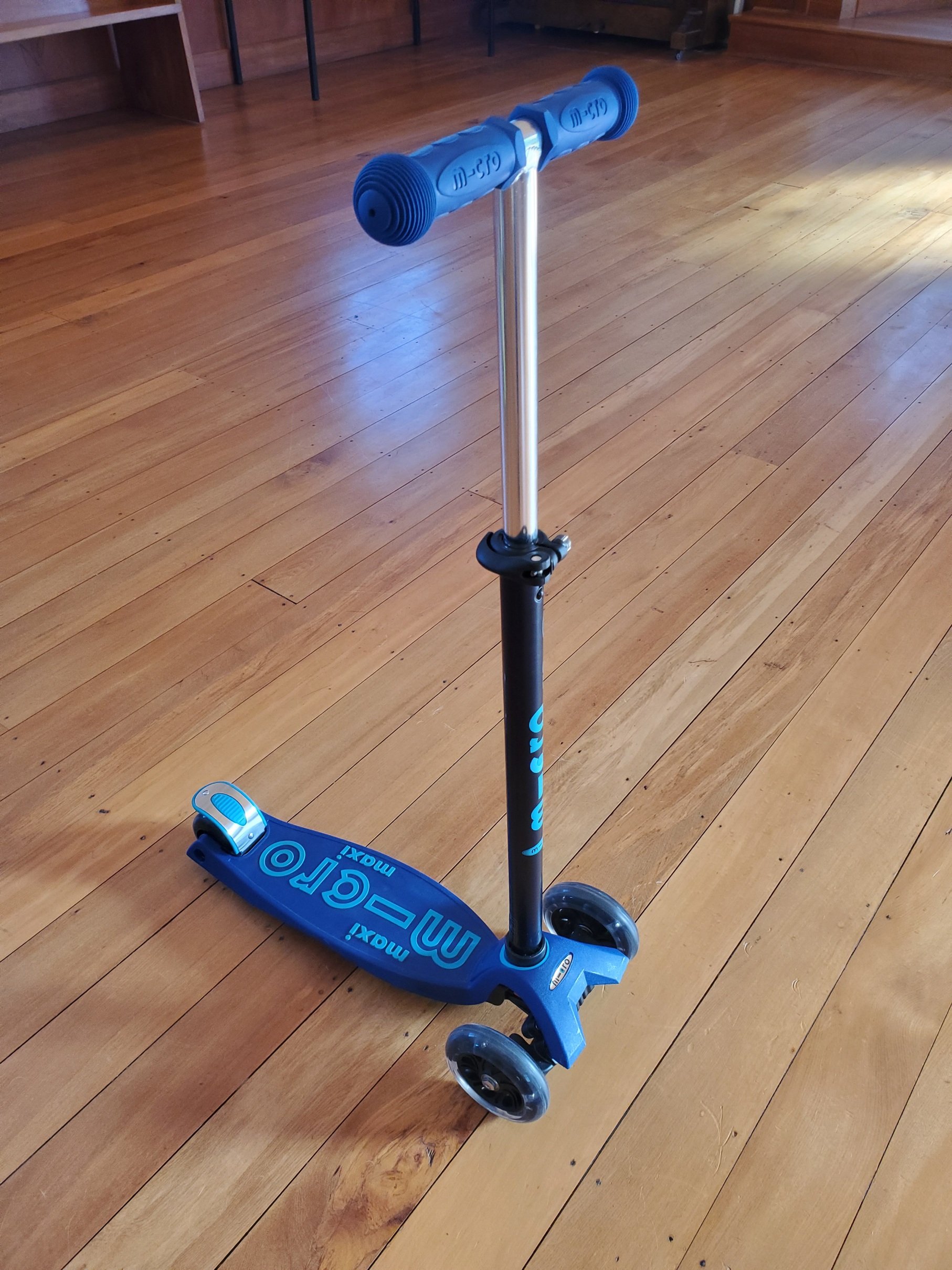 Maxi three-wheeled scooter - Navy blue